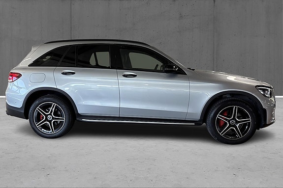 Mercedes-Benz GLC300 e 4 of 27