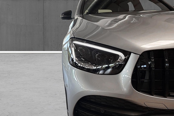 Mercedes-Benz GLC300 e 25 of 27