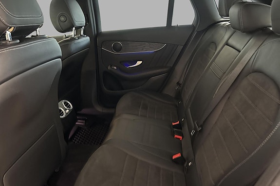 Mercedes-Benz GLC300 e 15 of 27