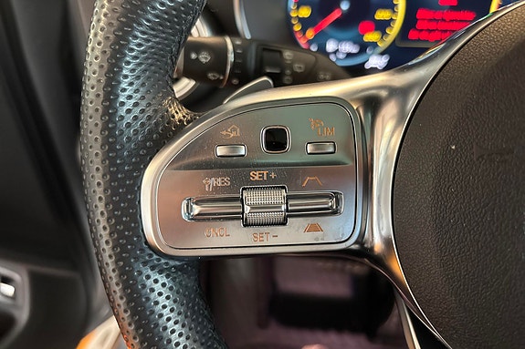 Mercedes-Benz GLC300 e 21 of 27