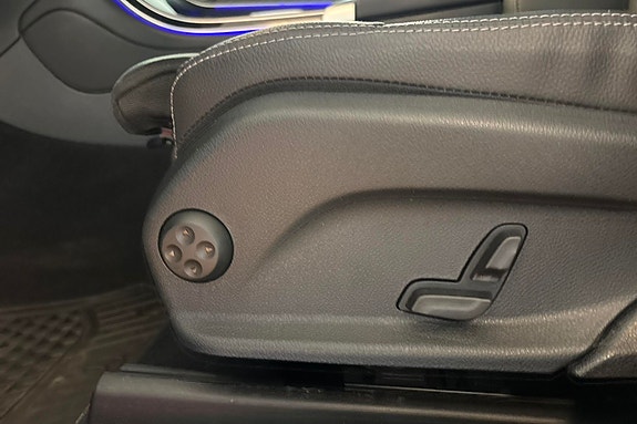 Mercedes-Benz GLC300 e 23 of 27
