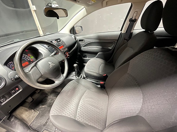 Mitsubishi Space Star 13 of 17