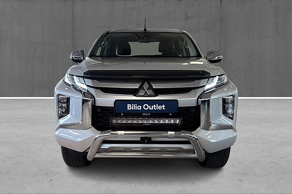 Mitsubishi L200 2 of 5