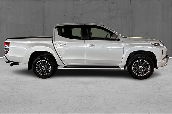 Mitsubishi L200 4 of 5
