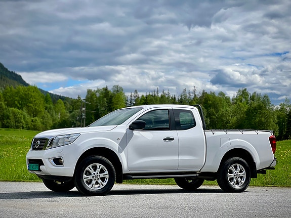 Nissan Navara 2 of 5