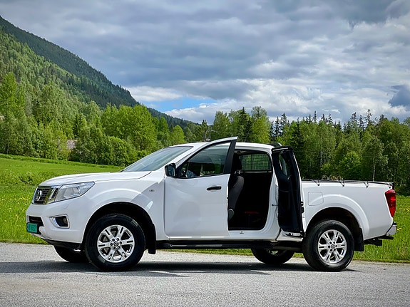 Nissan Navara 3 of 5