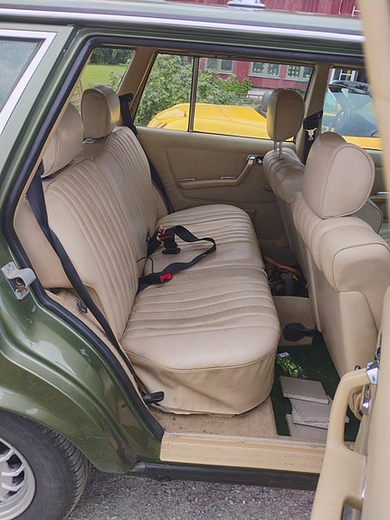 Mercedes-Benz 280 18 of 30