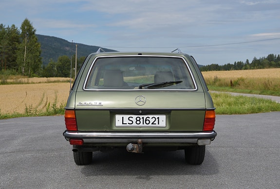 Mercedes-Benz 280 7 of 30