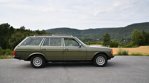 Mercedes-Benz 280 5 of 30