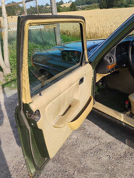 Mercedes-Benz 280 15 of 30