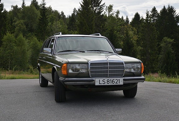 Mercedes-Benz 280 6 of 30