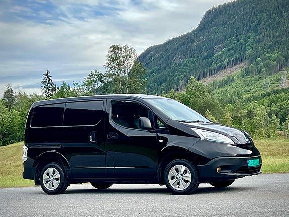 Nissan e-NV200 4 of 5