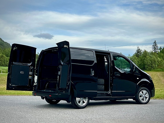 Nissan e-NV200 3 of 5