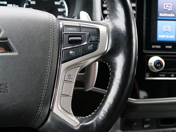 Mitsubishi Outlander 18 of 23