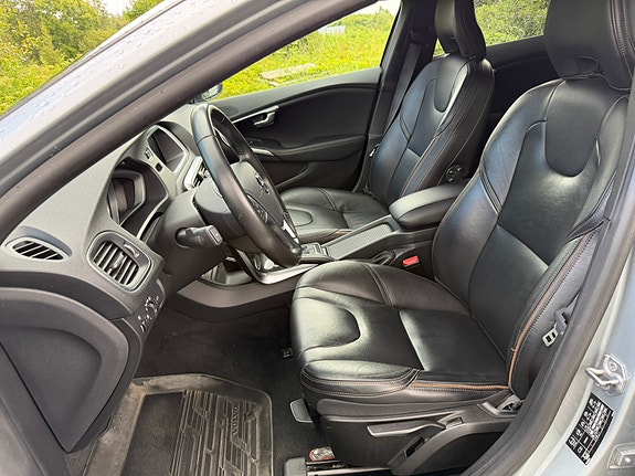 Volvo V40 Cross Country 16 of 27