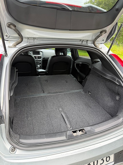 Volvo V40 Cross Country 24 of 27