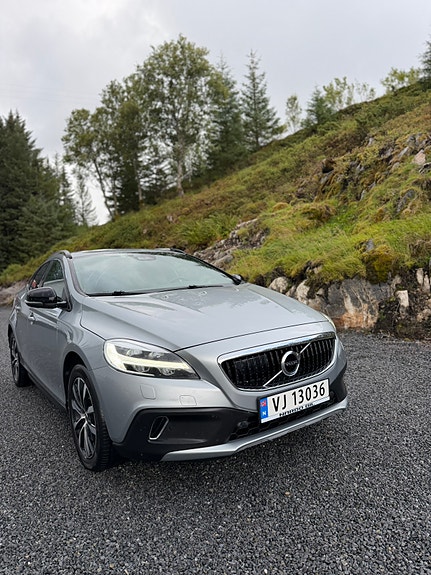 Volvo V40 Cross Country 8 of 27