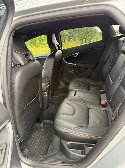 Volvo V40 Cross Country 17 of 27