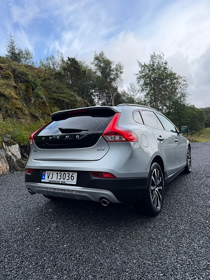 Volvo V40 Cross Country 7 of 27
