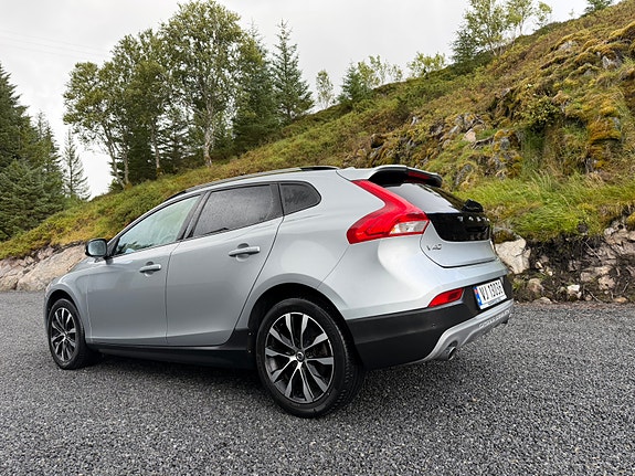 Volvo V40 Cross Country 5 of 27