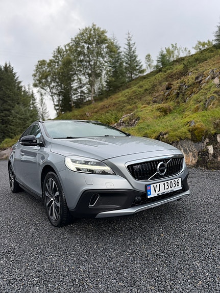 Volvo V40 Cross Country 9 of 27