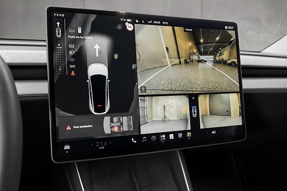 Tesla Model Y 20 of 30