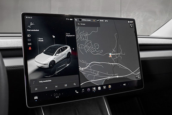 Tesla Model Y 18 of 30