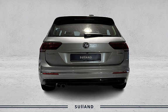 Volkswagen Tiguan 4 of 5