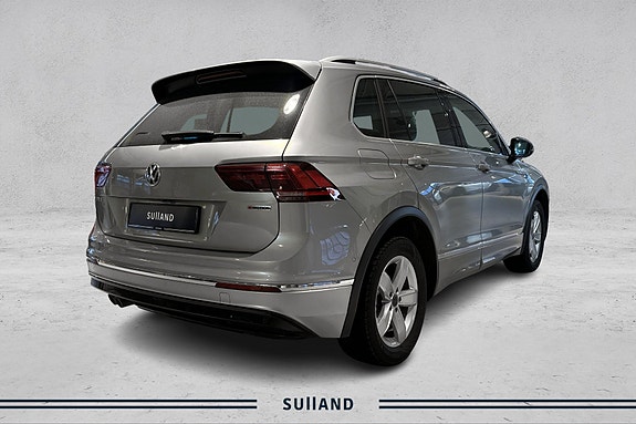 Volkswagen Tiguan 5 of 5