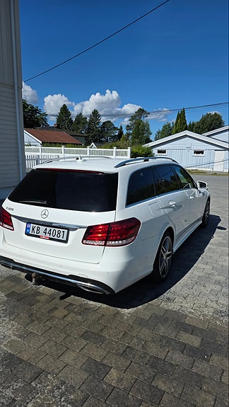 Mercedes-Benz E220 6 of 12