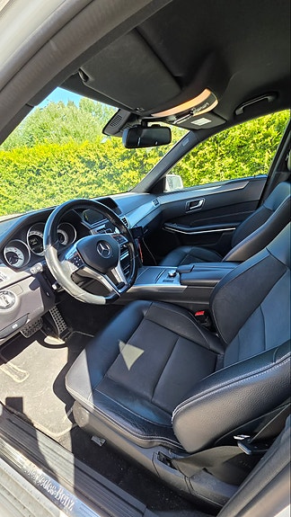 Mercedes-Benz E220 7 of 12
