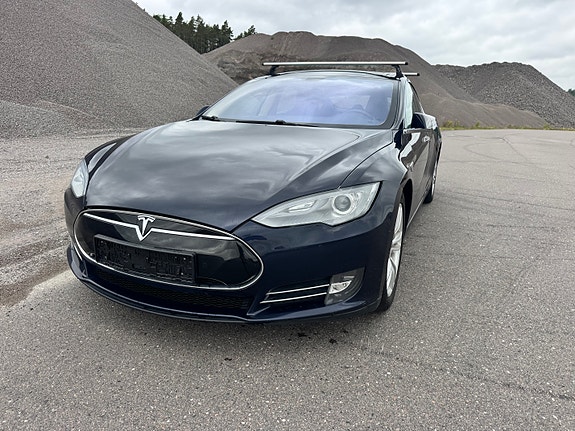 Tesla Model S 2 of 30