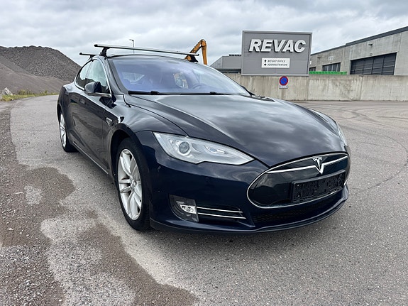 Tesla Model S 4 of 30