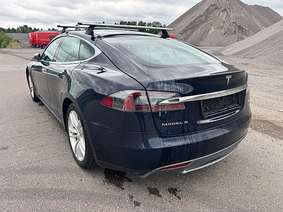 Tesla Model S 9 of 30