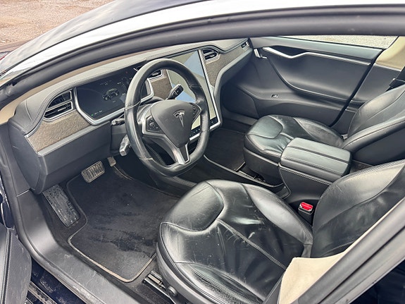 Tesla Model S 19 of 30