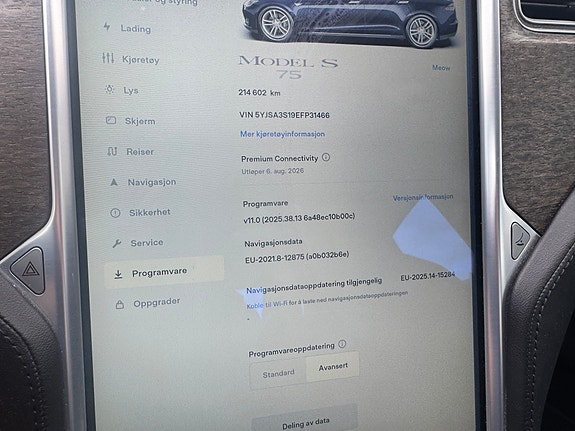 Tesla Model S 21 of 30