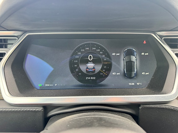 Tesla Model S 23 of 30