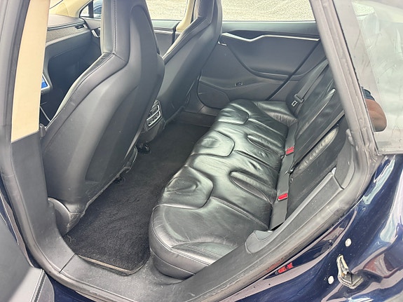 Tesla Model S 11 of 30