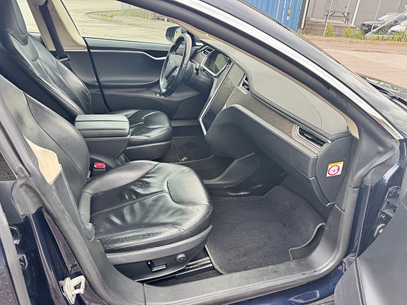Tesla Model S 17 of 30