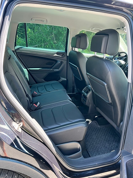 Volkswagen Tiguan 4 of 5