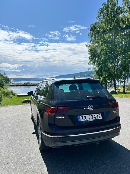 Volkswagen Tiguan 3 of 5