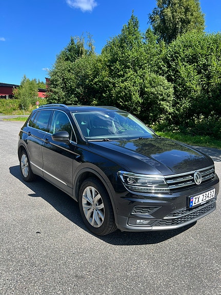 Volkswagen Tiguan 2 of 5