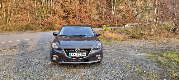 Mazda 3 2 of 5