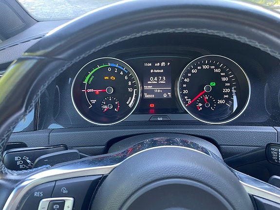Volkswagen Golf VII 9 of 12