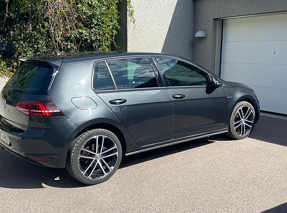 Volkswagen Golf VII 3 of 12