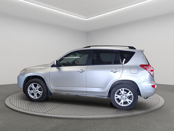 Toyota RAV4 5 of 5
