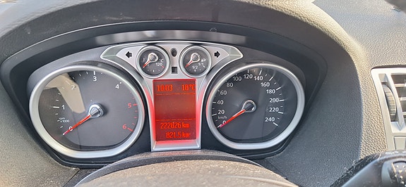 Ford Kuga 3 of 5