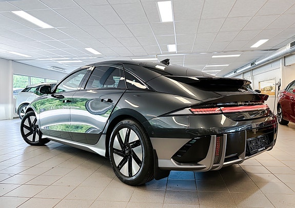 Hyundai Ioniq 6 4 of 5