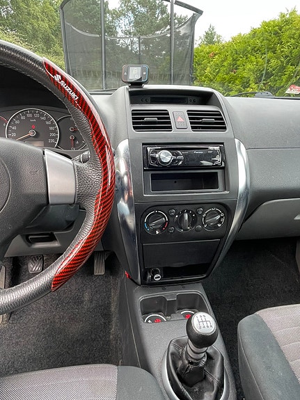 Suzuki SX4 11 of 13
