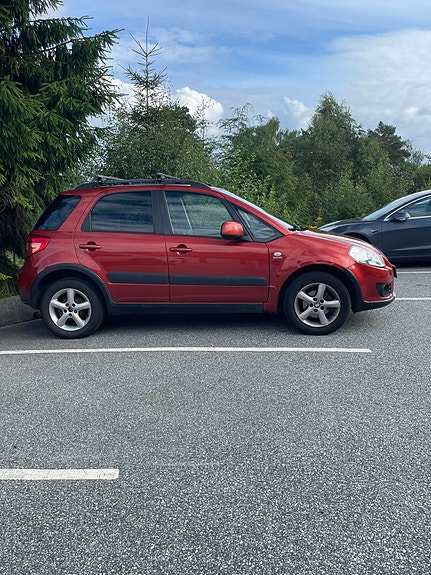 Suzuki SX4 2 of 13